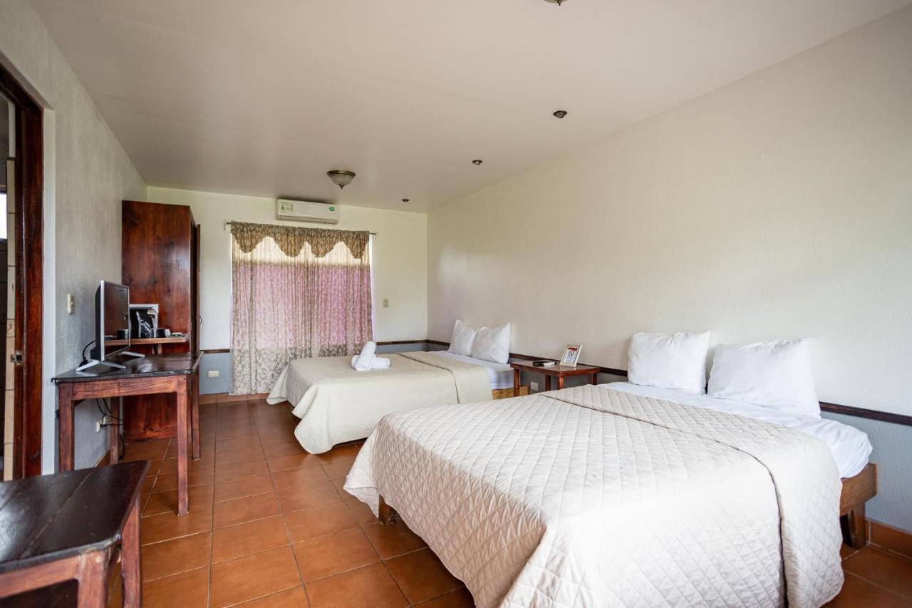 El Rancho Hotel *