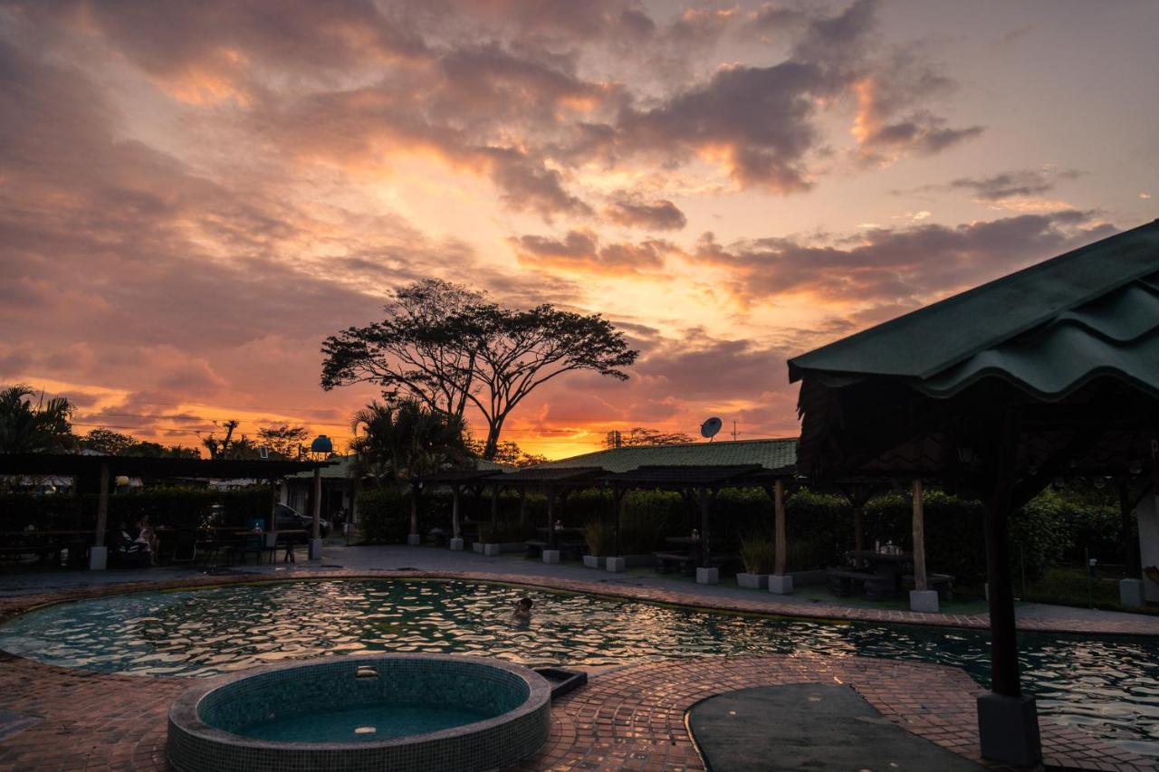 El Rancho Hotel *